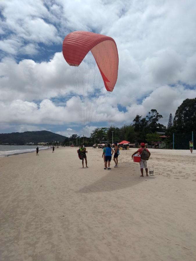 Apto Na Praia De 1 Dormitorio Com Vista Pro Mar A Poucos Passos Da Areia Daire Florianópolis Dış mekan fotoğraf